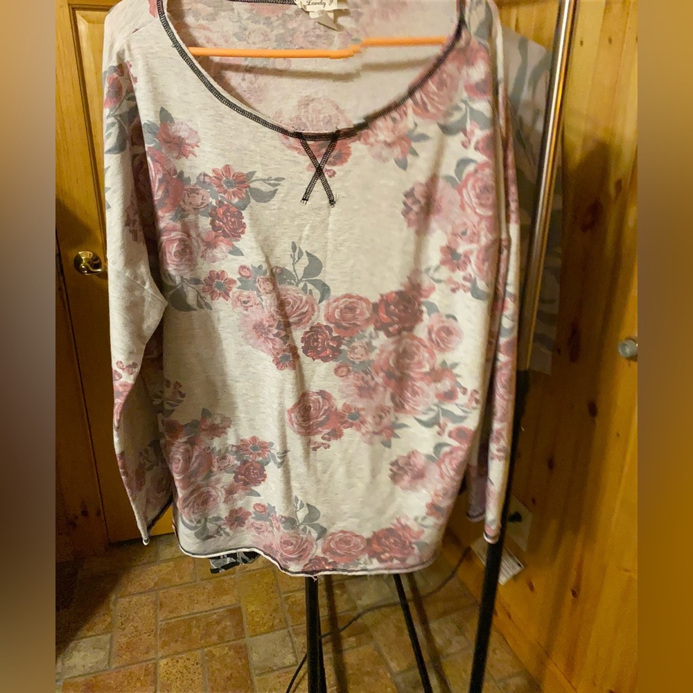 Lovely x top